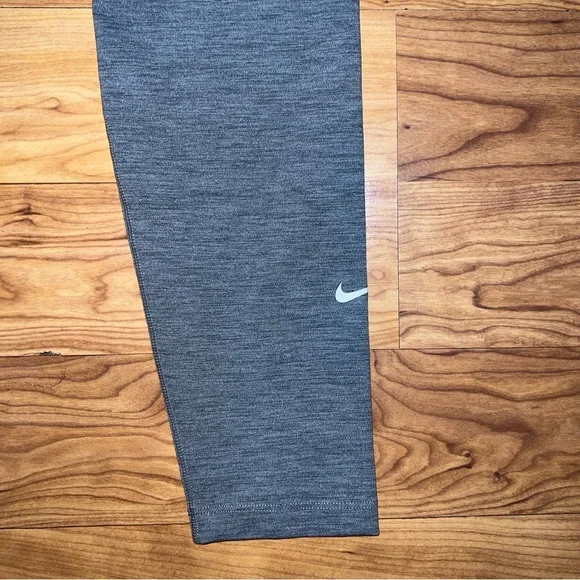 Nike Leggings - Picture 3 of 4